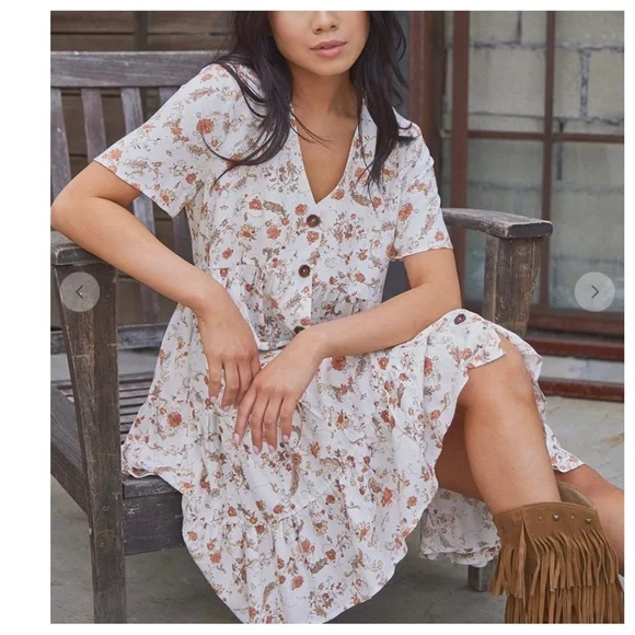 41 Boho V-Neck Floral Short Sleeve Tiered Dress - Picture 4 of 6